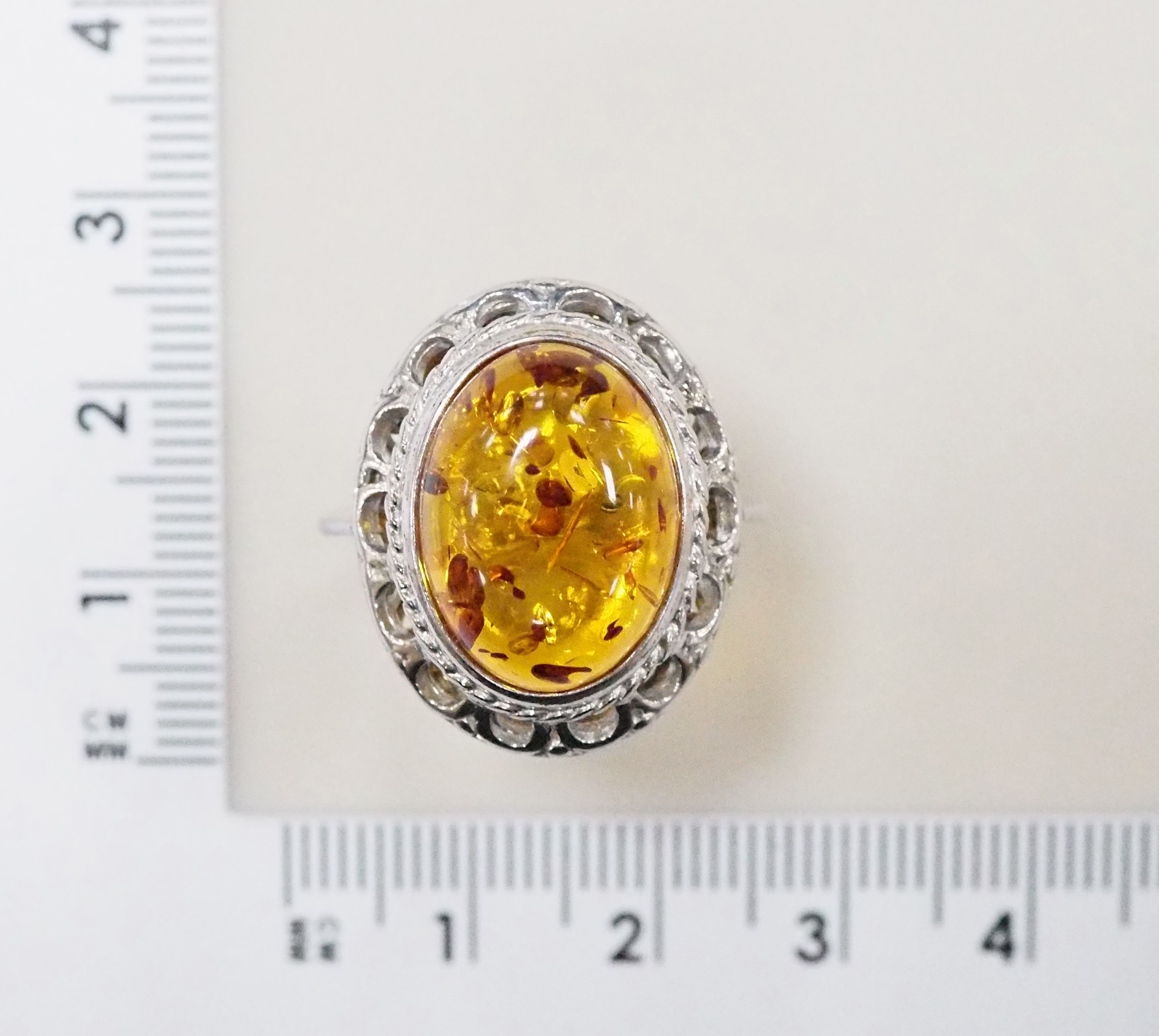 Серебряное кольцо 925 пробы; вставки 1 Янтарь природный коричн.;